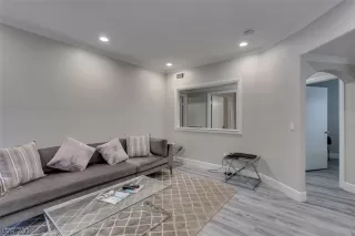 Photo #6: 2083783 Listing 