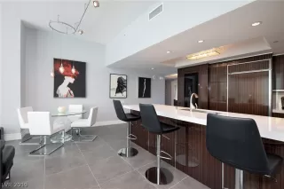 Photo #3: 2083804 Listing