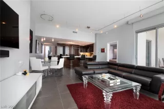 Photo #5: 2083804 Listing