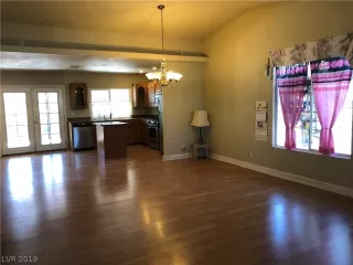 Photo #5: 2083805 Listing 