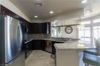 Photo #5: 2083835 Listing 