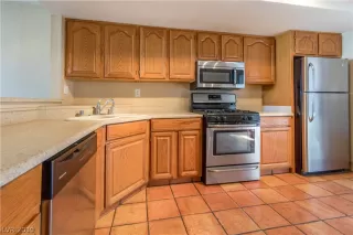 Photo #1: 2083845 Listing