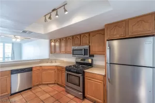 Photo #2: 2083845 Listing