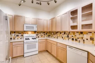 Photo #2: 2083904 Listing 