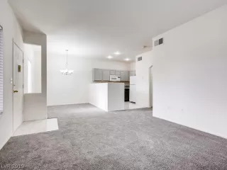 Photo #3: 2083925 Listing