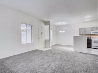 Photo #4: 2083925 Listing