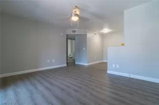 Photo #5: 2083954 Listing