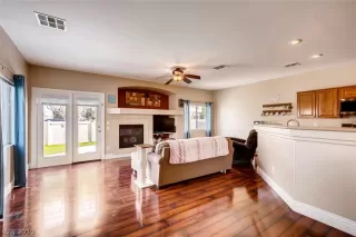Photo #4: 2083976 Listing 