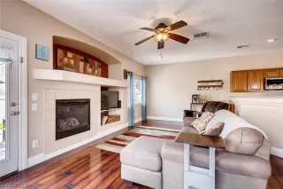 Photo #5: 2083976 Listing 
