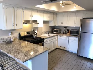 Photo #4: 2084031 Listing 