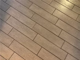 Photo #5: 2084031 Listing 