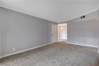 Photo #3: 2084032 Listing