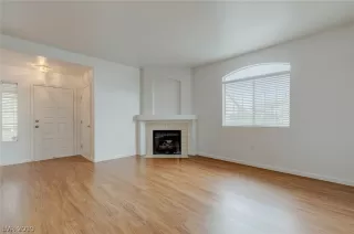 Photo #3: 2084035 Listing