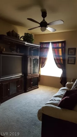 Photo #5: 2084038 Listing