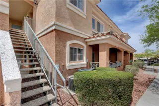 Photo #3: 2084212 Listing