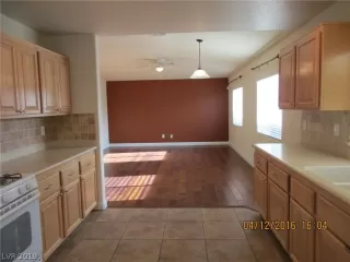 Photo #2: 2084243 Listing