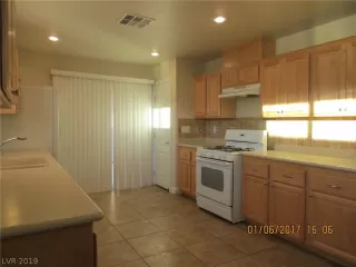 Photo #4: 2084243 Listing