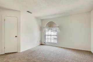 Photo #3: 2084259 Listing