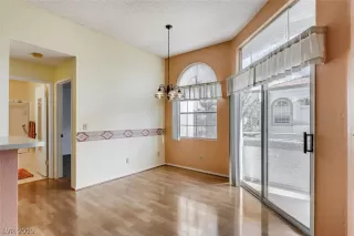 Photo #4: 2084259 Listing