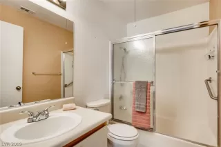 Photo #5: 2084259 Listing