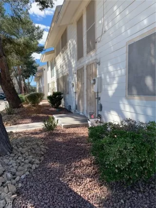 Photo #3: 2084260 Listing 