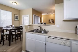 Photo #4: 2084262 Listing