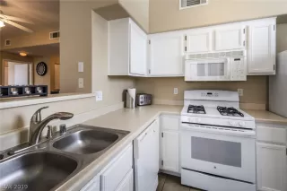 Photo #6: 2084262 Listing