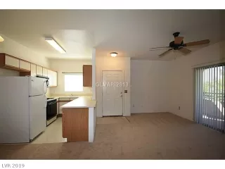 Photo #4: 2084282 Listing