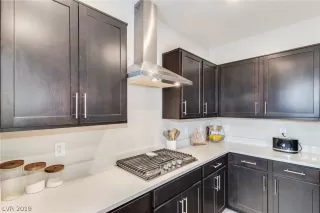 Photo #5: 2084324 Listing