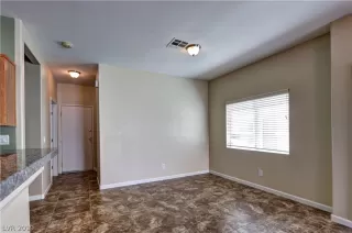 Photo #5: 2084325 Listing