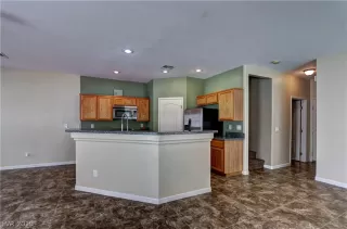 Photo #6: 2084325 Listing