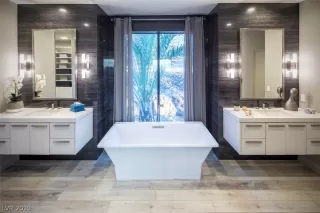 Photo #2: 2084364 Listing 