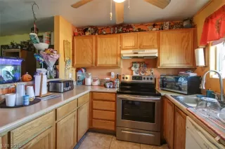 Photo #2: 2084384 Listing