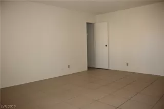 Photo #2: 2084406 Listing 