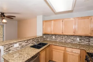 Photo #3: 2084409 Listing