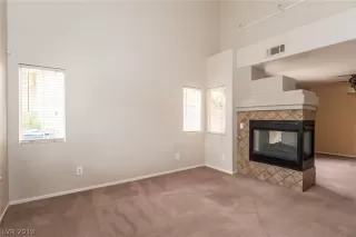 Photo #5: 2084409 Listing