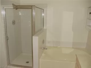 Photo #6: 2084440 Listing 
