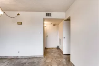 Photo #4: 2084456 Listing 