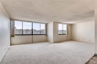 Photo #5: 2084456 Listing 