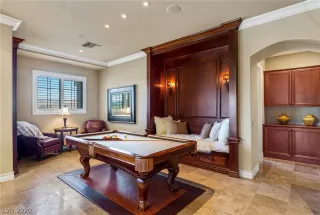 Photo #4: 2084525 Listing 