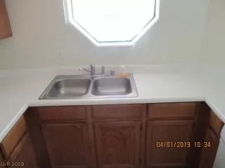 Photo #5: 2084533 Listing