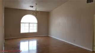 Photo #4: 2084535 Listing 