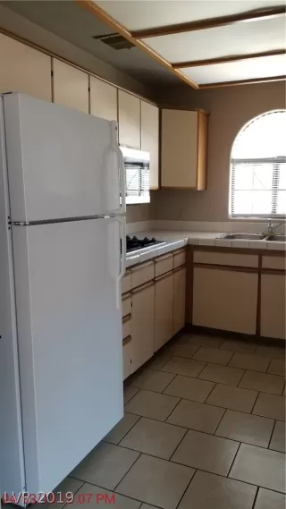 Photo #6: 2084535 Listing 