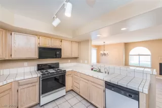 Photo #6: 2084548 Listing 