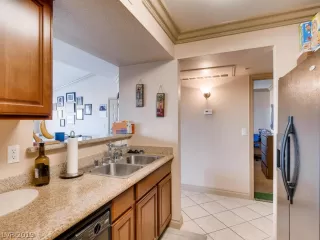 Photo #4: 2084554 Listing