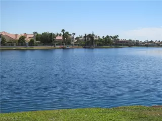 Photo #2: 2084557 Listing