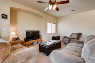 Photo #3: 2084570 Listing 