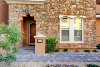 Photo #1: 2084607 Listing 