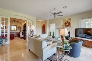 Photo #6: 2084607 Listing 