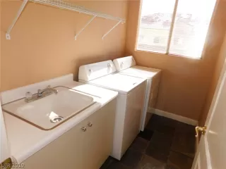 Photo #2: 2084626 Listing 